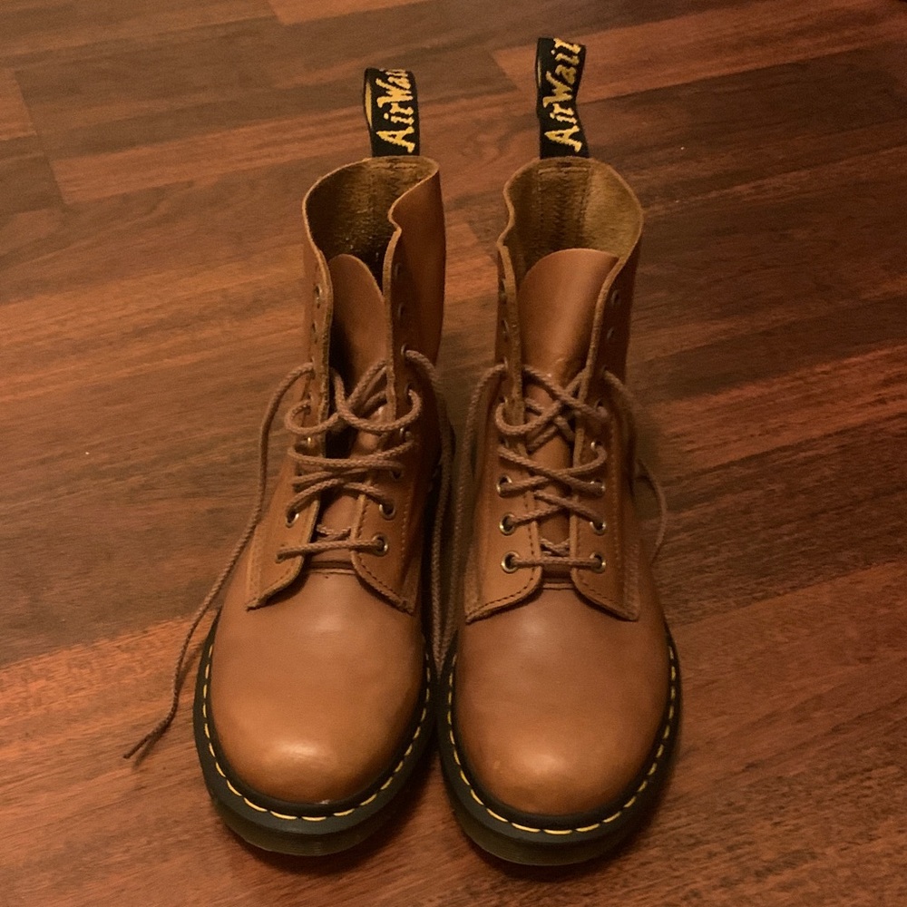 Doc Martens Saddle Tan Pascal 1460s
